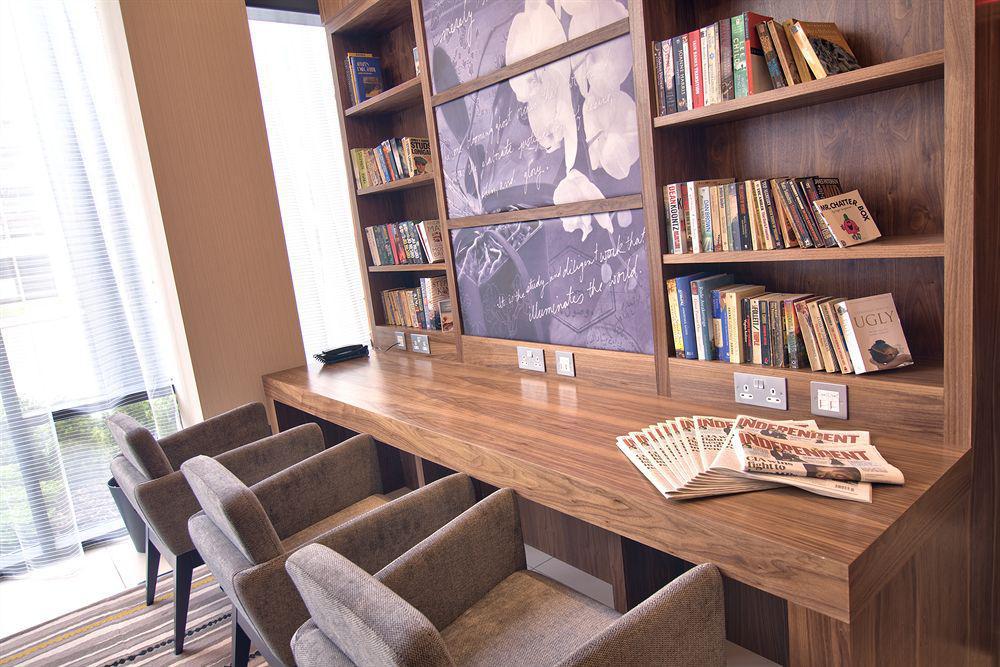 Hampton By Hilton London Croydon Hotel ภายนอก รูปภาพ