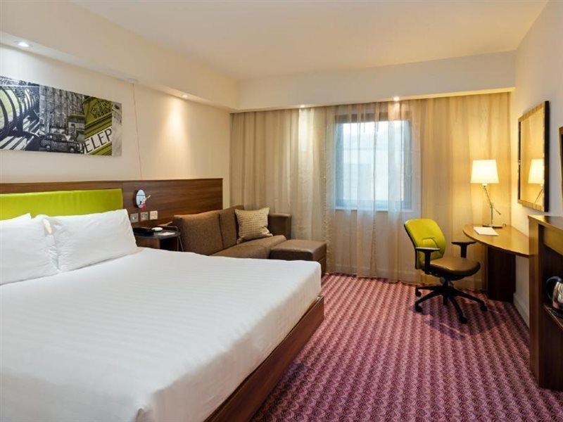 Hampton By Hilton London Croydon Hotel ภายนอก รูปภาพ