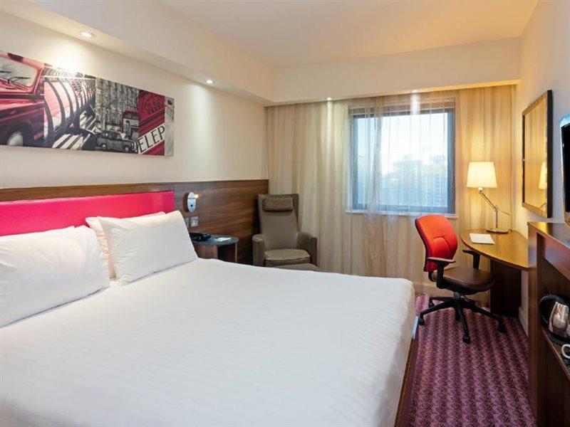 Hampton By Hilton London Croydon Hotel ภายนอก รูปภาพ