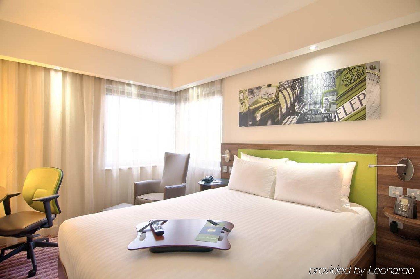 Hampton By Hilton London Croydon Hotel ภายนอก รูปภาพ