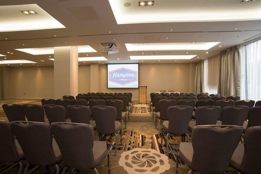 Hampton By Hilton London Croydon Hotel ภายนอก รูปภาพ